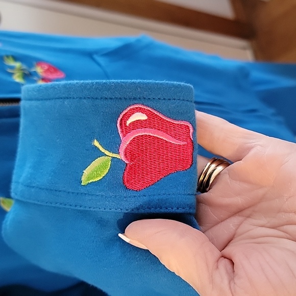 Bob Mackie - Picture 3 of 9